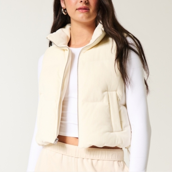 Hollister NWT Corduroy Mini Cream Puffer Vest - Picture 1 of 10
